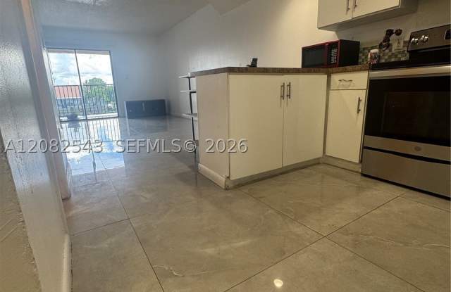 5530 W 26th Ct Gallery 2