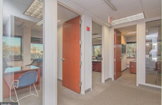 8230 BOONE Boulevard unit: 350 photos photos