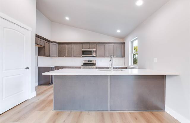 79 E 22nd Pl Gallery 3