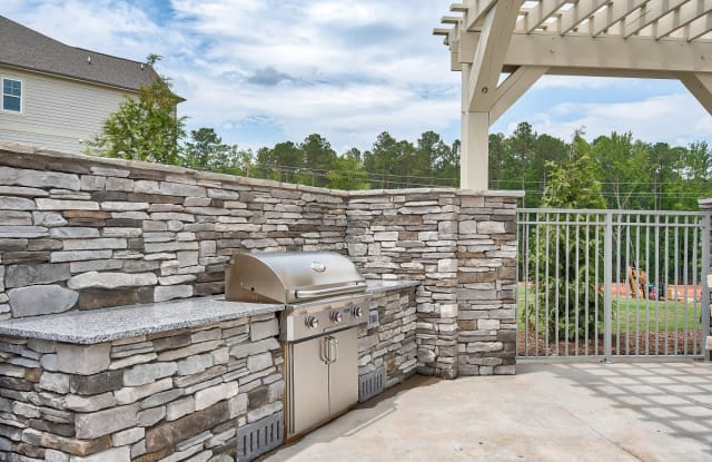 Pines at Glen Laurel Luxury Apartments Gallery 3