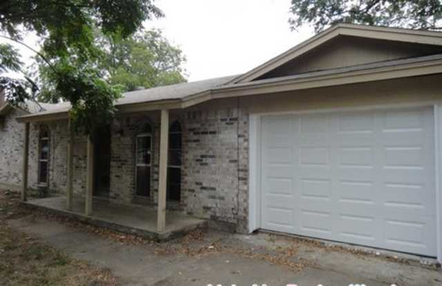 204 Heather Lane - 204 Heather Lane, Everman, TX 76140