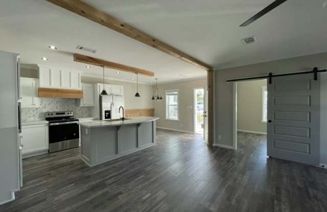 52 Orange Blossom Street Gallery 2