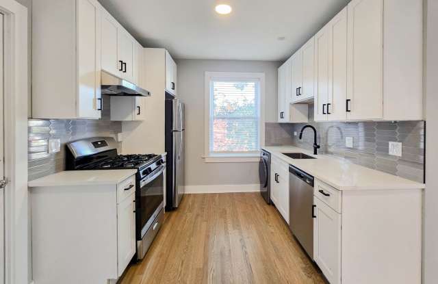 4917-23 N Hermitage Gallery 4
