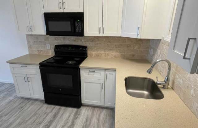 125 Russia Avenue #1 Gallery 2