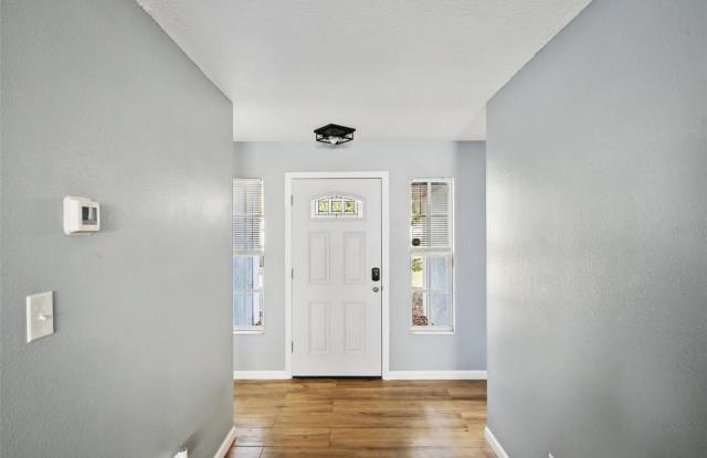 3501 W REYNOLDS Street Gallery 4
