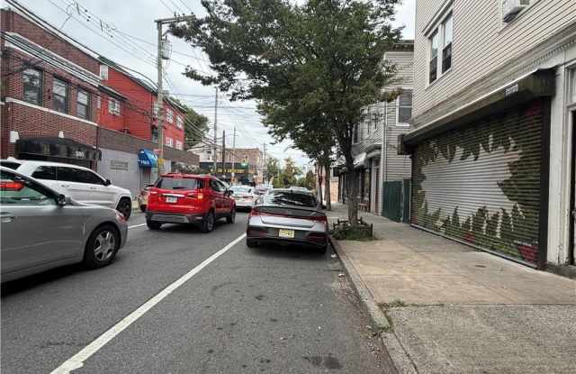 389 Van Duzer Street Gallery 4