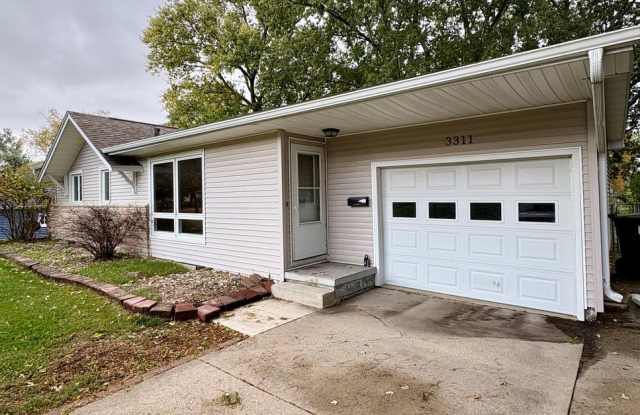4 Bedroom 2 Bathroom House Available for Rent! Gallery 1
