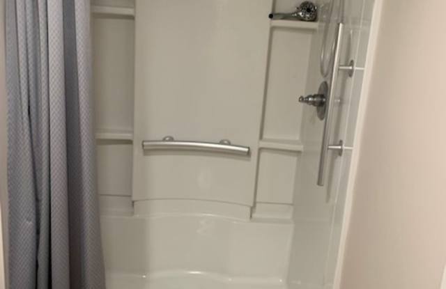EFFICIENCY APARTMENT Gallery 4