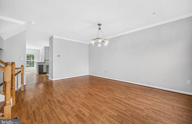 9743 QUIET BROOK Lane Gallery 4