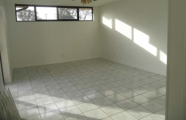 3896 Victoria Drive Gallery 2