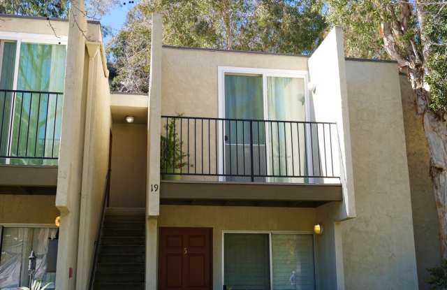 OPEN HOUSE, SAT., OCT. 17th at 10 am - Mission Hills Must See!  2nd Floor Studio w/assigned parking and on-site laundry. Gallery 4