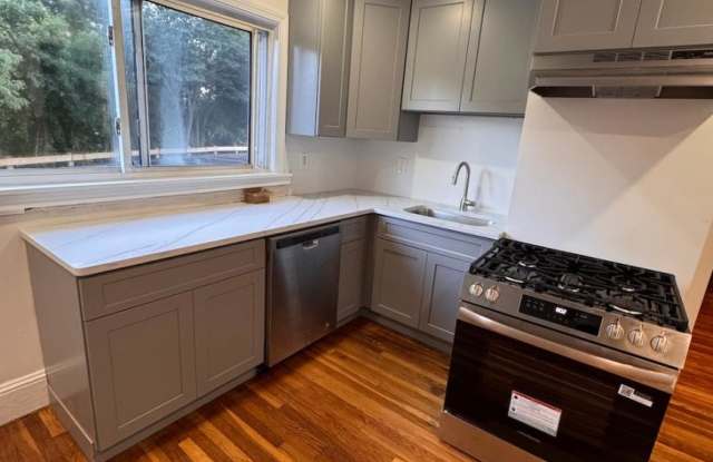 40 School Ln. Gallery 3