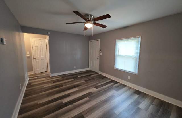 Single-Level 3 Bedroom, 2 Bath Home in Kansas City Gallery 4