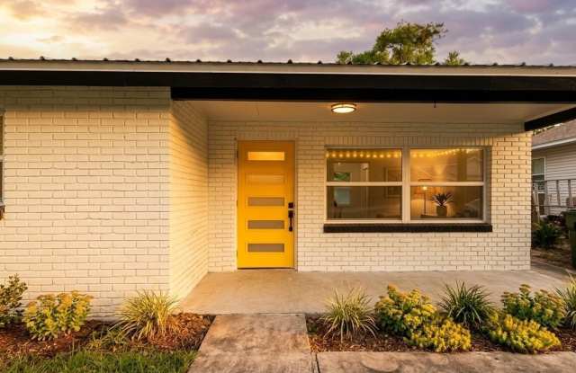 139 AVENUE D SW Gallery 2