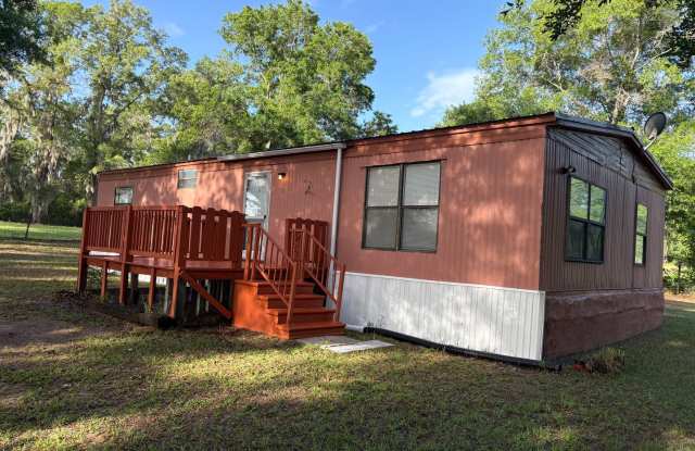 QUIET SETTING IN SUMMERFIELD photos photos