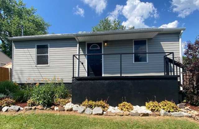 Charming 3-Bedroom Home with Updated Kitchen  Fenced Yard – Minutes from Downtown Johnson City! photos photos