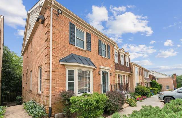 3021 FEDERAL HILL DRIVE - 3021 Federal Hill Drive, Seven Corners, VA 22044