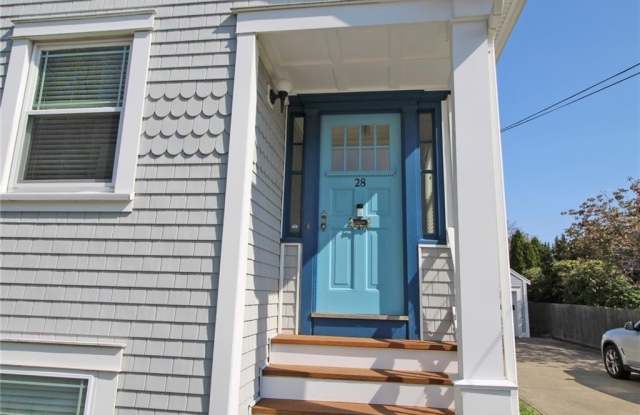 28 W Narragansett Avenue Gallery 3