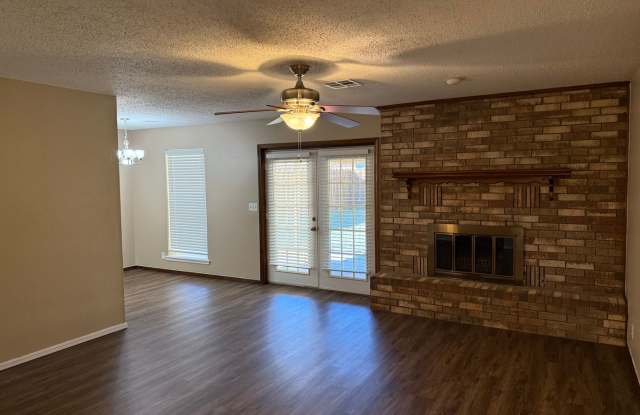 Nicely updated 3 Bed 2 Bath Single family home Gallery 3