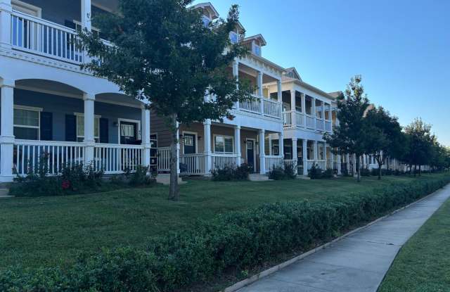Colorful 2/2 Townhomes in Sherman! photos photos