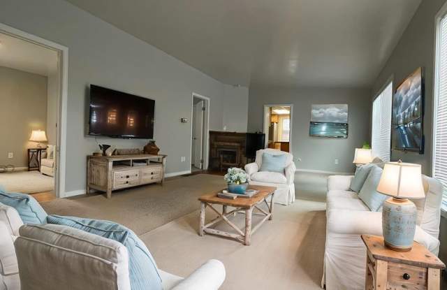 3 Bedroom rancher in desirable West Side Colorado Springs! - 402 West Dale Street, Colorado Springs, CO 80905