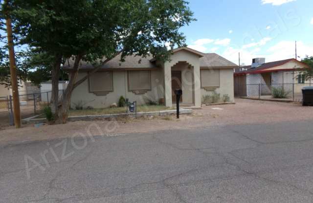 ADORABLE 2 BEDROOM 1 BATHROOM HOME photos photos
