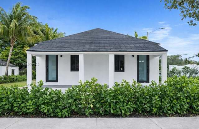 6905 NW 4th Ct photos photos