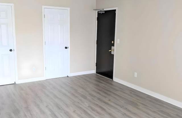 920 Summit Avenue - 204 Gallery 2