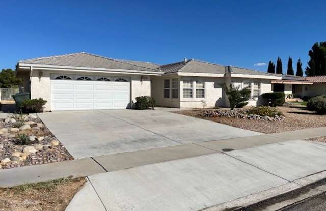 Beautiful Silver Lakes Home- 2 Bedrooms, 3 Bathrooms + Den or Office Gallery 1