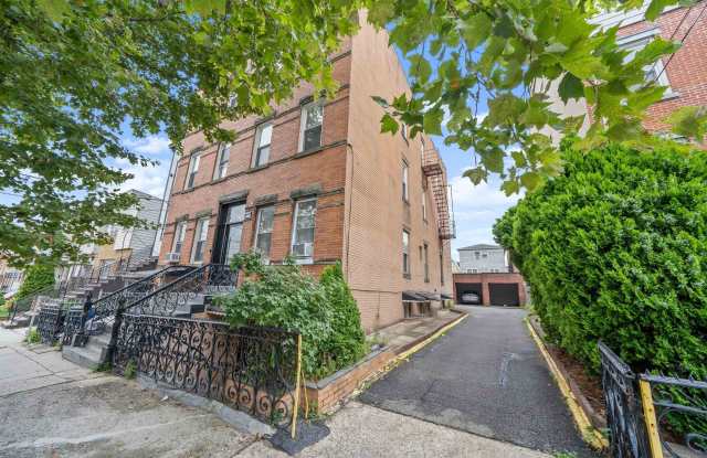 88 IRVING ST - 88 Irving Street, Jersey City, NJ 07307