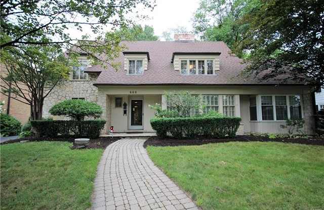 660 LAKESIDE - 660 Lakeside Rd, Birmingham, MI 48009