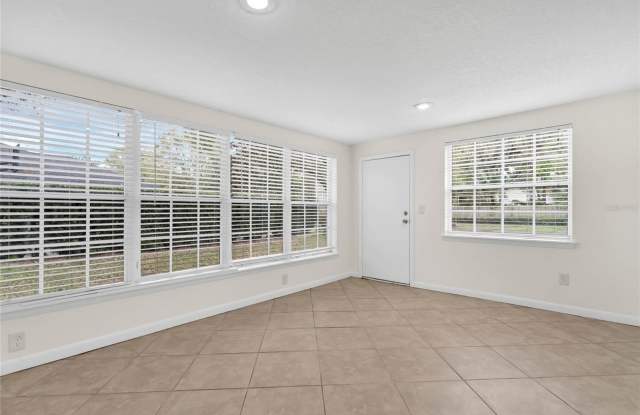 2037 WOODLAWN Drive Gallery 3