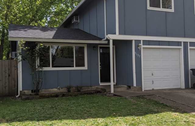 Great 2-Story, 2-Bedroom, 1.5-Bath Duplex In Springfield! photos photos