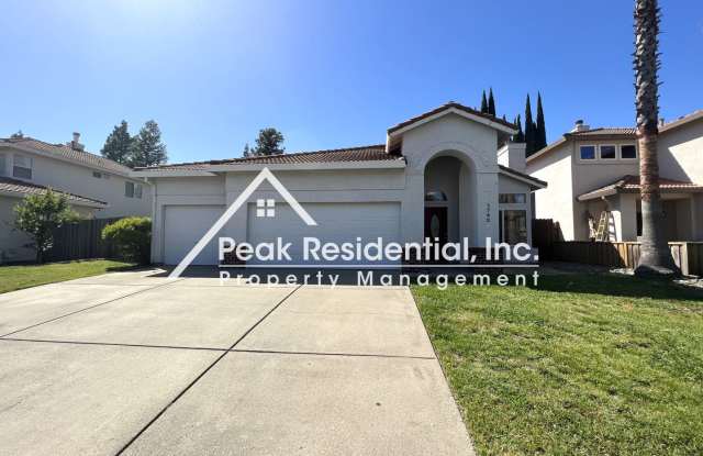 Wonderful Roseville 3bd/2ba House With 3 Car Garage! - 1732 Evergreen Drive, Roseville, CA 95747