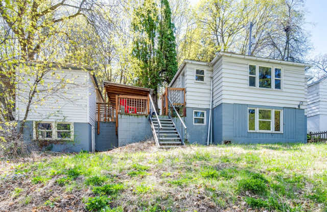LEASE TAKEOVER - Perfect for Students! photos photos