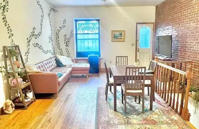 318 West 105th St. - 318 West 105th Street, New York City, NY 10025