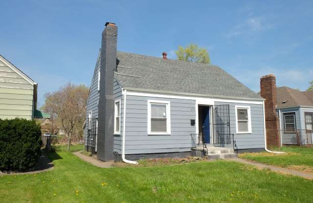 BEAUTIFUL HOME WITH 2 CAR GARAGE LOCATED IN QUIET NEIGHBORHOOD! photos photos