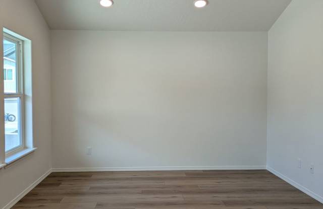 New Single Level Home in New SunRidge Community Gallery 3