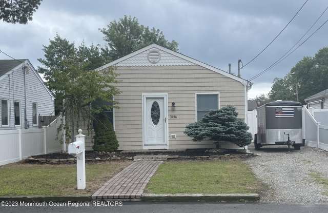 3136 Hiawatha Avenue Gallery 1