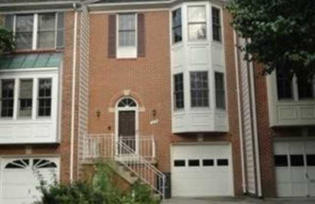 2125 BOBBYBER DRIVE - 2125 Bobbyber Drive, Dunn Loring, VA 22027