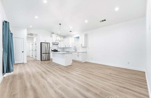 12115 Bluebell Avenue photos photos