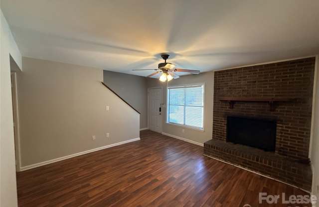 2325 Brookview Court Gallery 3