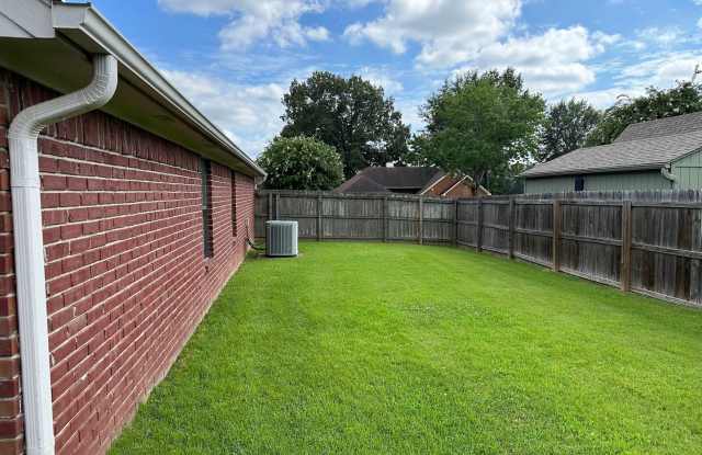 Welcome home to this beautifully renovated 4-bedroom, 3-bathroom residence located in the highly desirable Cordova area, just minutes from Germantown Parkway. Gallery 3