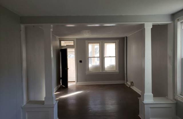 18 S Cook Avenue Gallery 3