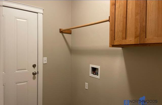 **Move in Special 1/2 Off First Months Rent** Beautiful 3 Bedroom 2.5 Bath 2 Story Home Gallery 3