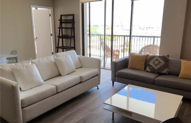 1800 COLLINS AV photos photos