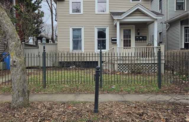 21 Gardiner Park unit: Upper photos photos