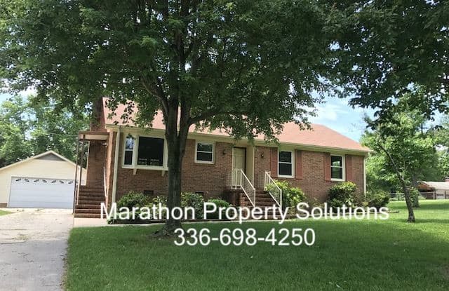 3927 Kipling Dr - 3927 Kipling Drive, Greensboro, NC 27407
