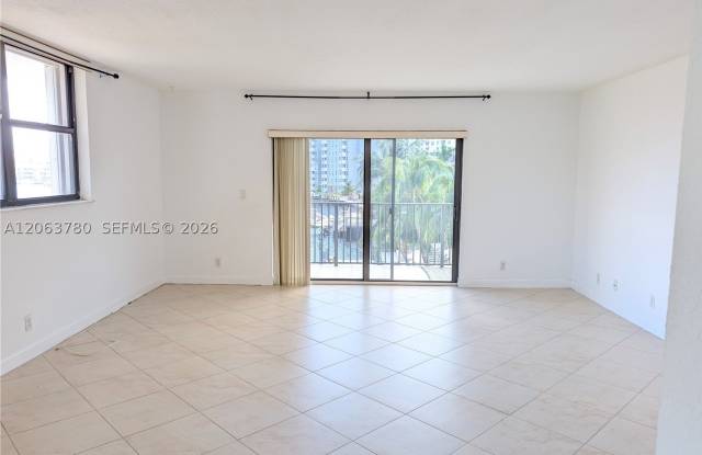 1900 Diana Dr Gallery 3
