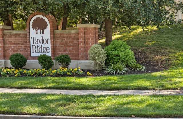 Bright Top-Floor Condo with Vaulted Ceilings and a Covered Balcony Gallery 4